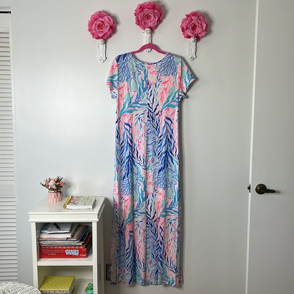 Lilly Pulitzer Wynne Maxi Dress in Crew Blue Tint Kaleidoscope Coral, Large. - Picture 9 of 11